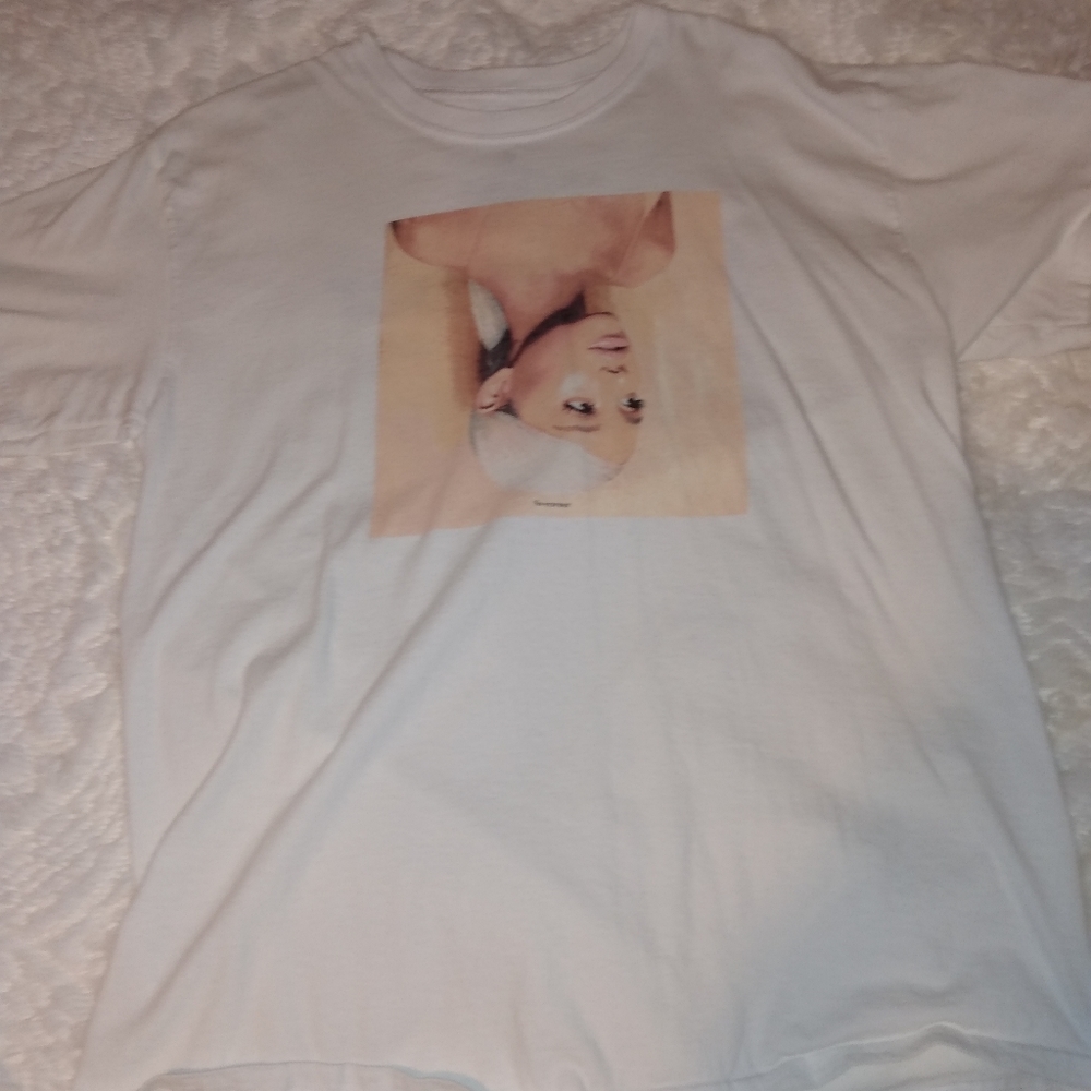 Ariana Grande Tshirt
